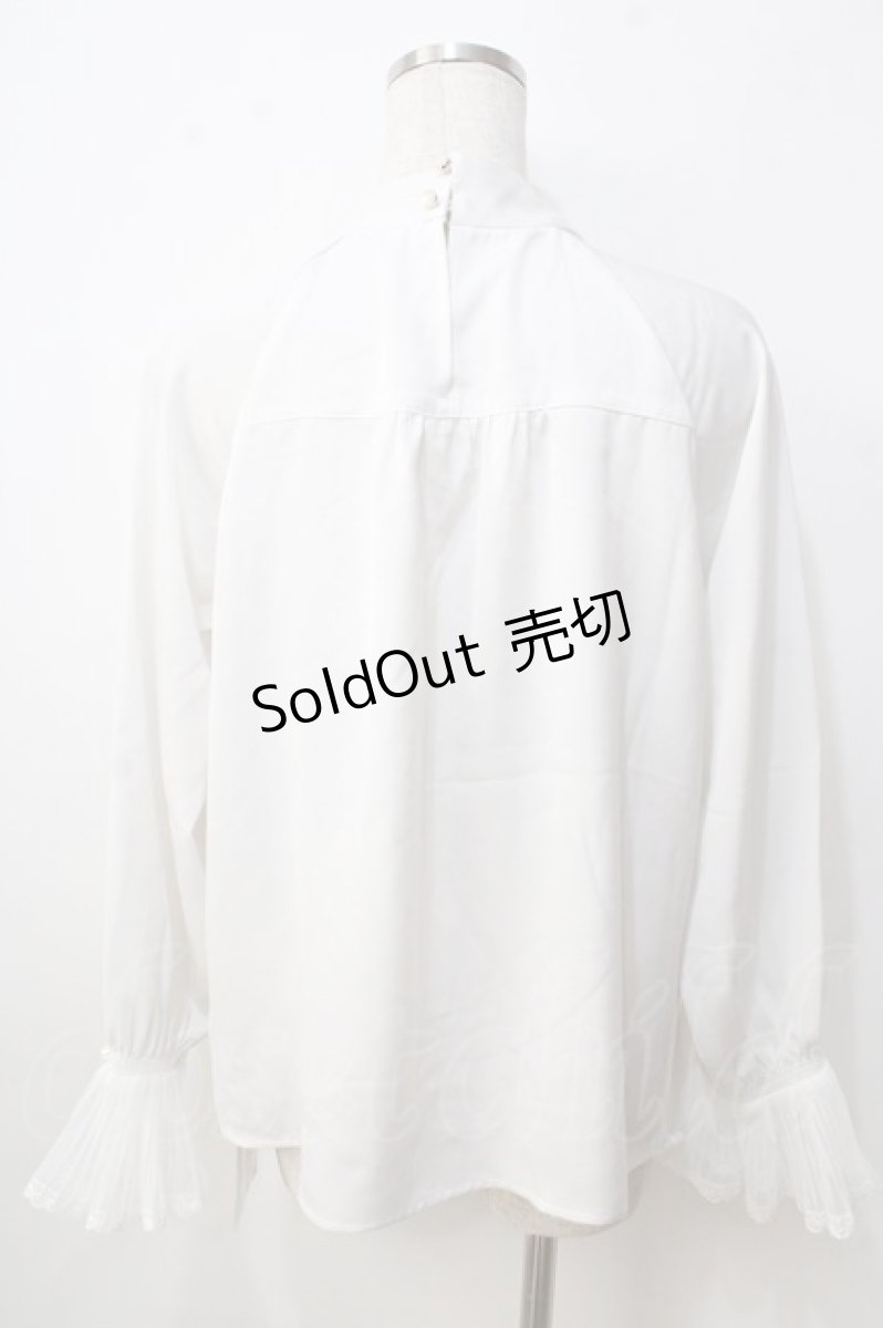 画像2: 【SALE】axes femme / パールデザインサテンブラウス F 白 Y-25-09-14-047-AX-BL-SZ-ZT525 (2)