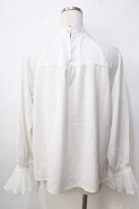 画像2: 【SALE】axes femme / パールデザインサテンブラウス F 白 Y-25-09-14-047-AX-BL-SZ-ZT525 (2)