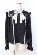 axes femme POETIQUE / ドリーミーメルヘン柄刺繍ブラウス/Disney  黒 Y-25-09-16-023-AX-BL-SZ-ZY