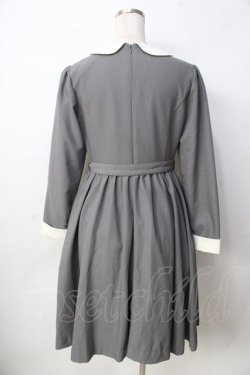 画像2: an another angelus / ベルト付きクレリック衿ワンピース F グレー Y-25-09-22-111-CA-OP-SZ-ZY