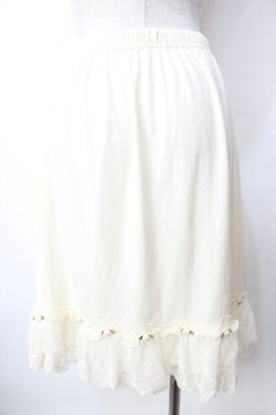画像2: axes femme / パリ柄刺しゅうペチスカート  生成り Y-25-09-22-125-AX-SK-SZ-ZY