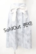 axes femme / アイスローズ柄スカート  グレー Y-25-09-22-128-AX-SK-SZ-ZY