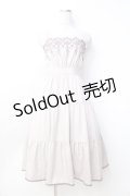 axes femme POETIQUE / スカラップ刺繍キャミワンピース  グレージュ Y-25-09-25-102-AX-OP-SZ-ZY