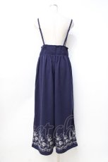 画像2: 【SALE】axes femme / 裾刺繍サス付ワイドパンツ  紺 Y-25-09-25-114-AX-PA-SZ-ZT014 (2)