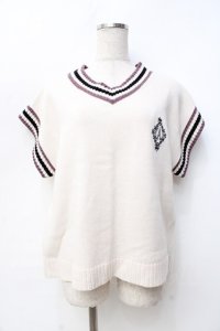 axes femme / 刺繍入カレッジ風ニットベスト  生成り Y-25-09-25-022-AX-TO-SZ-ZI