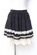 axes femme / 裾薔薇レースプリーツスカート  黒 Y-25-09-29-166-AX-SK-SZ-ZY