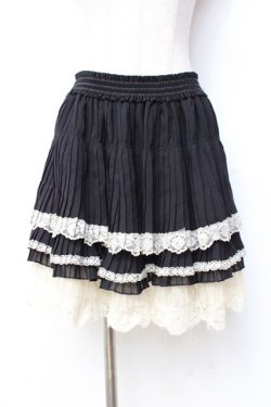 画像1: axes femme / 裾薔薇レースプリーツスカート  黒 Y-25-09-29-166-AX-SK-SZ-ZY