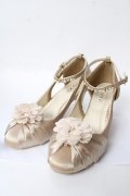 axes femme / お花コサージュ付きパンプス L ゴールド Y-25-10-03-055-AX-SH-SZ-ZY