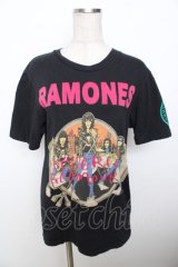 HYSTERIC GLAMOUR / RAMONNES Tシャツ  黒 Y-25-10-03-090-PU-TO-SZ-ZT217