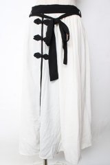 axes femme / チャイナボタンバイカラースカート  白 Y-25-10-03-156-AX-OP-SZ-ZI