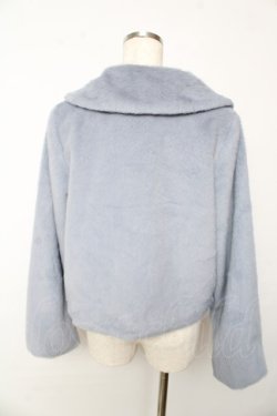 画像2: axes femme POETIQUE / リボン金具ファーコート  ブルーグレー Y-25-10-13-091-AX-CO-AS-ZY