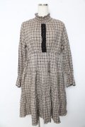 axes femme / ハイカラーチェックワンピース  ベージュ Y-25-10-13-103-AX-OP-SZ-ZY