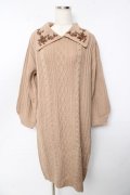 axes femme / 襟デザインニットワンピース F ベージュ Y-25-10-13-038-AX-OP-SZ-ZY