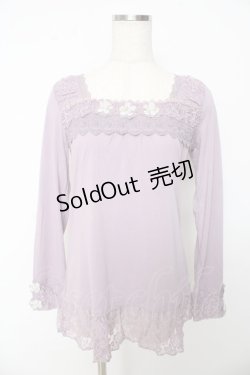 画像1: axes femme / お花モチーフ付きカットソー  ラベンダー Y-25-10-16-075-AX-TO-SZ-ZY