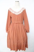 axes femme POETIQUE / ベルト付きプリーツワンピース M オレンジ Y-25-10-16-125-AX-OP-SZ-ZY
