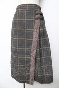 axes femme / サイドプリーツナロースカート F グレー Y-25-10-18-217-AX-SK-SZ-ZY