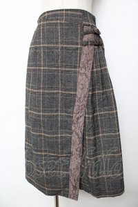 axes femme / サイドプリーツナロースカート F グレー Y-25-10-18-217-AX-SK-SZ-ZI