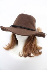 axes femme / ファーリボン付つば広帽 57.5cm 茶 Y-25-10-18-044-AX-AC-SZ-ZT-K025