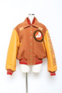 WONDERFUL WORLD / サンタクロースワッペンのスタジアムジャンパー  オレンジ Y-25-10-25-097-LO-JA-SZ-ZY