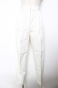 INGEBORG / タック入りテーパードパンツ  白 Y-25-10-25-143-LO-PA-SZ-ZY
