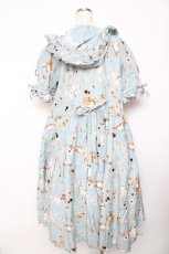 画像2: PINK HOUSE / クッキーラビッツプリントフード付きミディワンピース F サックス Y-25-10-31-067-LO-OP-AS-ZY (2)