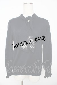 axes femme / フラワー刺繍ボウタイニット  紺 Y-25-11-01-048-AX-TO-AS-ZY