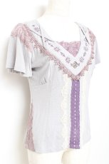 画像3: Ozz oneste / 刺繍入りフロントレーストップス  グレー Y-25-11-05-139-OO-TO-SZ-OS (3)