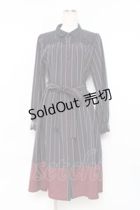 axes femme / ブローチ付バイカラーワンピース  紺 Y-25-11-09-103-AX-OP-SZ-ZY