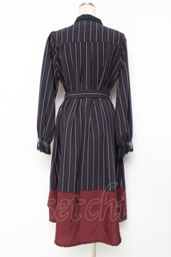 画像2: axes femme / ブローチ付バイカラーワンピース  紺 Y-25-11-09-103-AX-OP-SZ-ZY