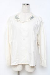 an another angelus / ローズ刺繍レースショールカラーシャツ  生成り Y-25-11-15-059-CA-BL-SZ-ZY