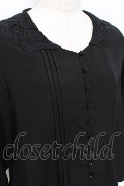 画像4: an another angelus / レース襟ピンタックブラウス  黒 Y-25-11-15-061-CA-BL-SZ-ZY