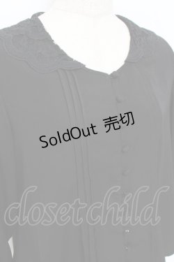 画像4: an another angelus / レース襟ピンタックブラウス  黒 Y-25-11-15-061-CA-BL-SZ-ZY