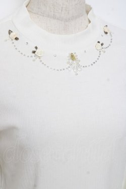 画像4: axes femme / バラネックレス風リブプルオーバー M 白 Y-25-11-22-062-AX-TO-SZ-ZY