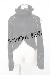 h.naoto Blood / プリント入り編み上げハイネック燕尾カーディガン  黒 Y-25-11-22-110-HN-TO-SZ-ZY