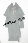 axes femme POETIQUE / ファー襟付きケープロングコート  グリーン Y-25-11-24-098-AX-CO-AS-ZY