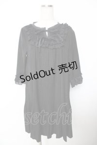 axes femme POETIQUE / ヨークレース使いプリーツワンピース  黒 Y-25-11-26-156-AX-OP-SZ-ZY