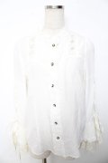 axes femme kawaii / リボンブローチ付姫袖ブラウス M 白 Y-25-11-30-053-AX-BL-SZ-ZY