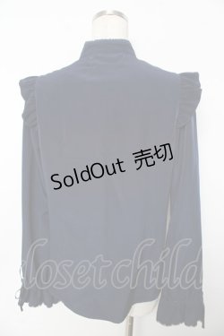 画像2: axes femme kawaii / リボンブローチ付肩フリルブラウス M 紺 Y-25-11-30-057-AX-BL-SZ-ZY