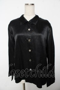 powder / しわ加工サテンブラウス F 黒 Y-25-11-30-088-LO-BL-SZ-ZY