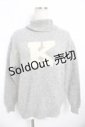KANEKO ISAO / ロゴハイネックニット F グレー Y-25-11-30-133-EL-TO-SZ-ZY