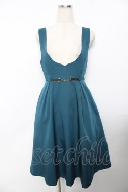 画像1: F i.n.t / チェーンビット使いディープVネックジャンパースカート  グリーン Y-25-11-30-201-CA-OP-SZ-ZY