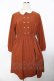 画像1: F i.n.t / 小紋柄ダブル釦ワンピース F ダークオレンジ Y-25-11-30-203-CA-OP-SZ-ZY (1)