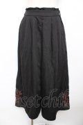 axes femme / ローズ刺繍入りガウチョパンツ M 黒 Y-25-11-30-215-AX-PA-SZ-ZY