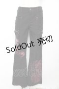 Ozz On / 英字ptフレアパンツ  黒 Y-25-12-01-130-OO-PA-SZ-ZY