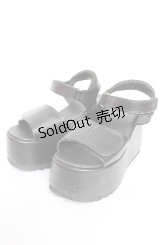 画像1: YOSUKE / 厚底ベルティッドサンダル S 黒 Y-25-12-01-021-PU-SH-SZ-ZTK034 (1)