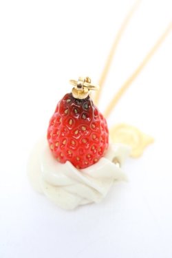 画像1: Q-pot. / Fresh Strawberry ネックレス   Y-25-12-04-001-QP-AC-SZ-ZY