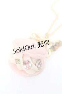 Q-pot. / Creamy Strawberry Macaronネックレス  ストロベリー Y-25-12-04-006-QP-AC-SZ-ZY