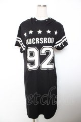 LOVER'S ROCK / ナンバープリントフードカットワンピース F 黒 Y-25-12-04-104-PU-OP-SZ-ZY