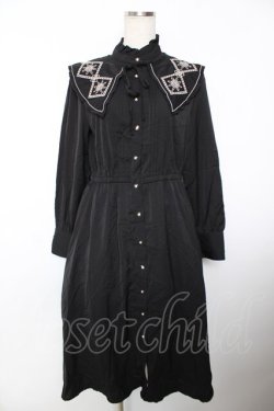 画像1: axes femme / 刺繍襟ワンピース F 黒 Y-25-12-04-126-AX-OP-SZ-ZY