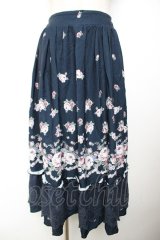 axes femme / パネル花柄フレアスカート M 紺 Y-25-12-04-148-AX-SK-SZ-ZI